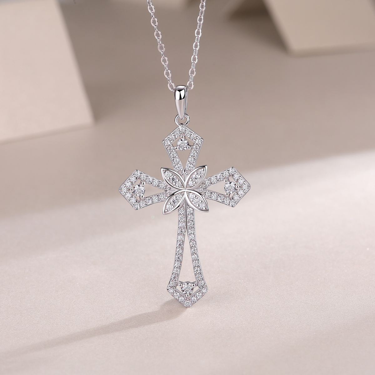Support - A Luxurious And Fashionable Minimalist Jewelry Pendant Featuring Top-quality Moissanite Set In A Silver Necklace With S925 Silver Electroplated Over Platinum.