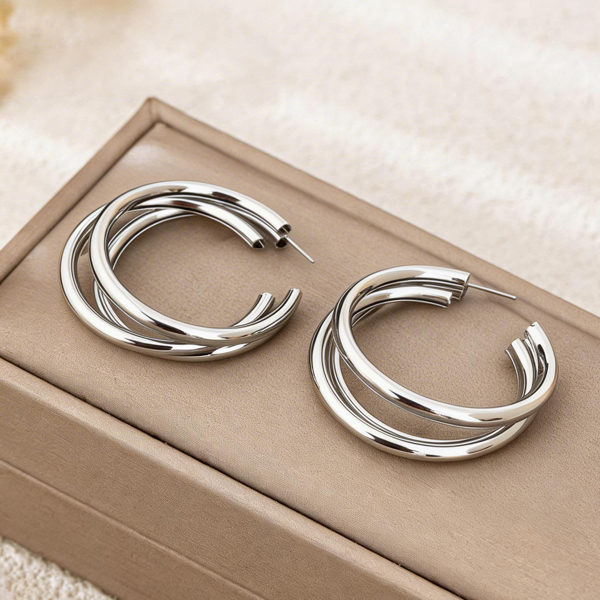 Metal Minimalist Round Earrings