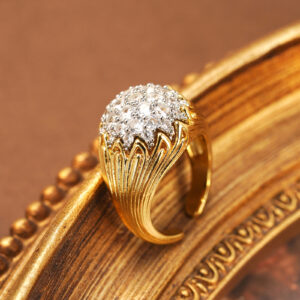 Fashionable Vintage Diamond-Encrusted Elegant Ring