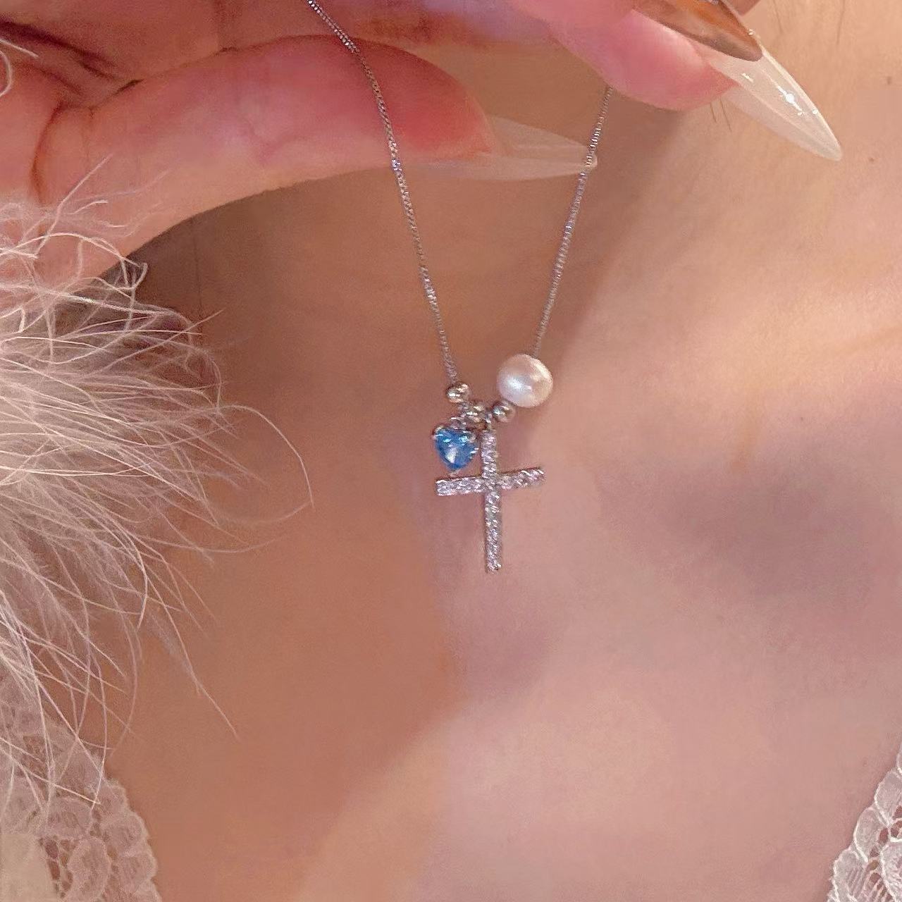 Pearl-and-zircon Clavicle Necklace Delicate And Elegant