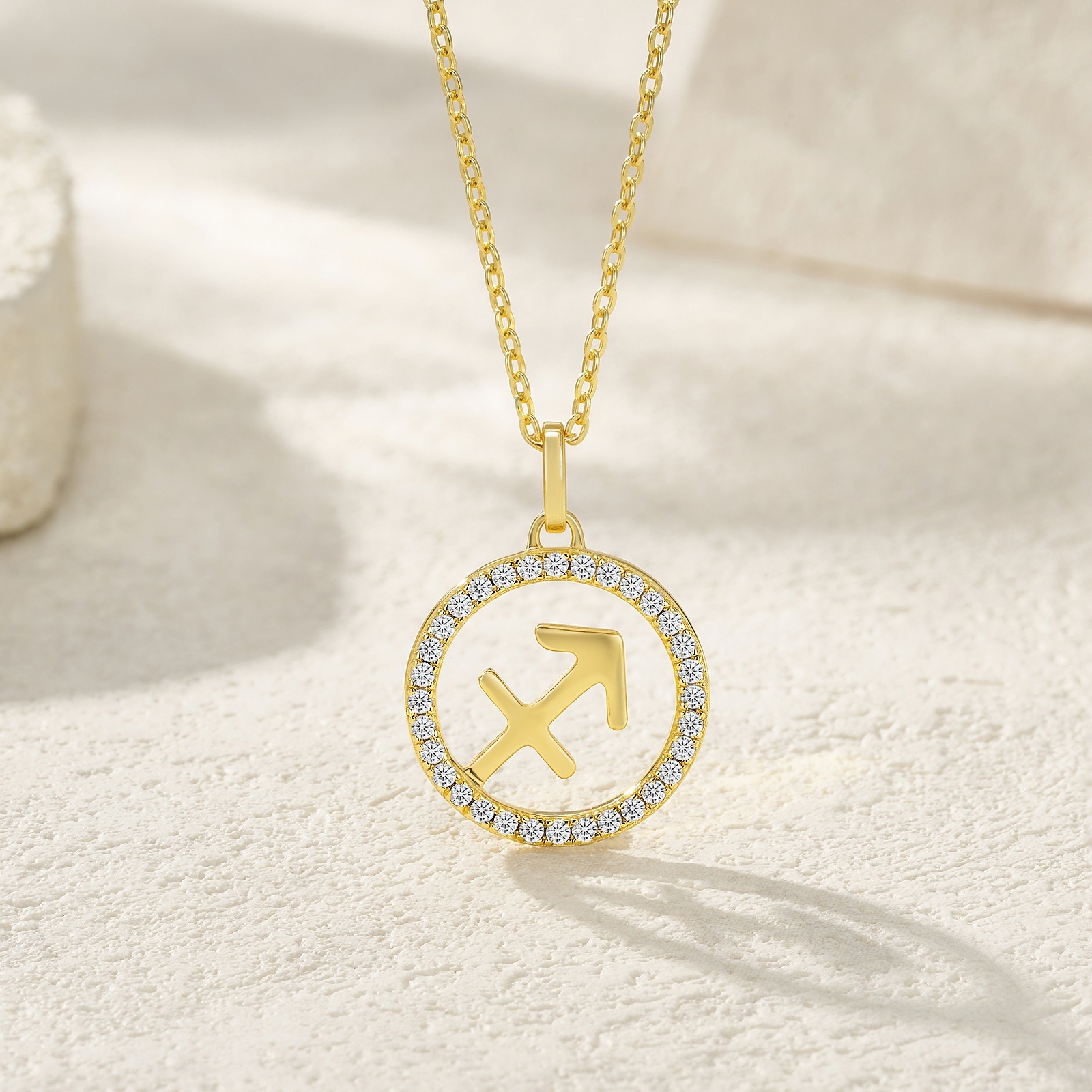 A Luxurious And Fashionable Minimalist Jewelry Pendant Necklace Featuring Top-quality Moissanite, Made Of S925 Silver Electroplated With Gold.