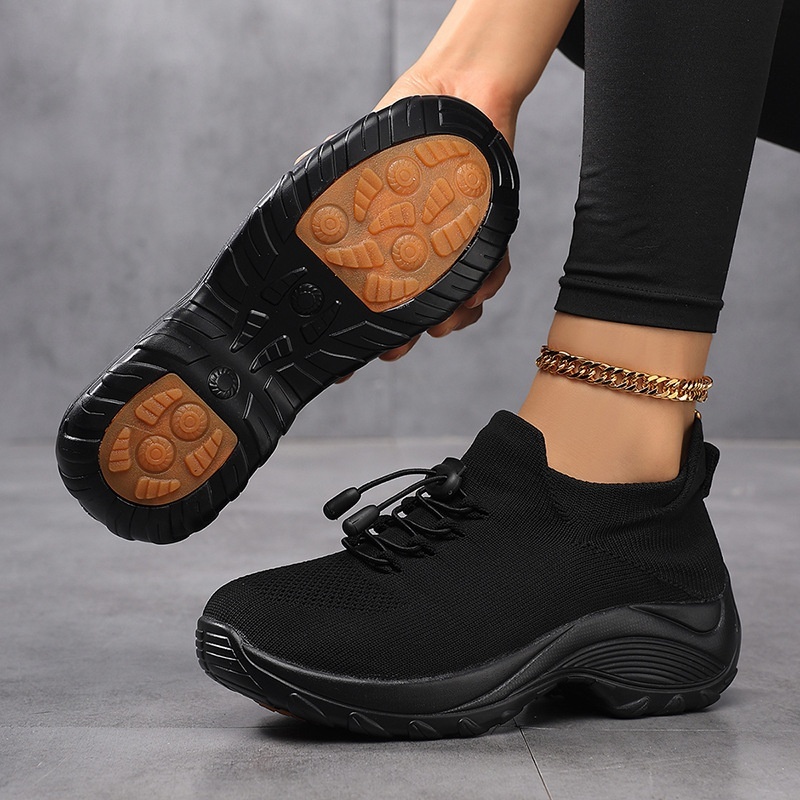 Casual Women's Flyknit Shoes With A Round Toe