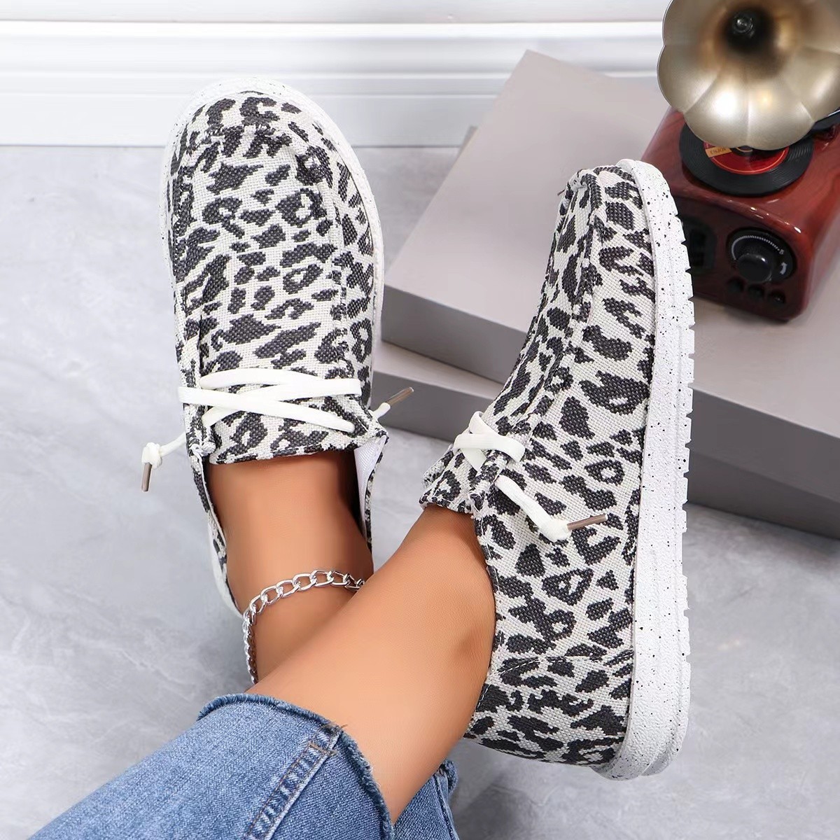 Flat Flyknit Casual Shoes Round Toe Large-Size Leopard-Print Pumps