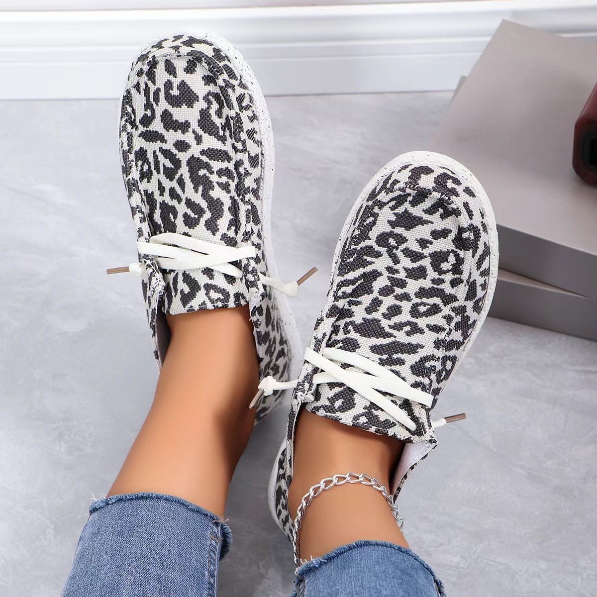 Flat Flyknit Casual Shoes Round Toe Large-Size Leopard-Print Pumps